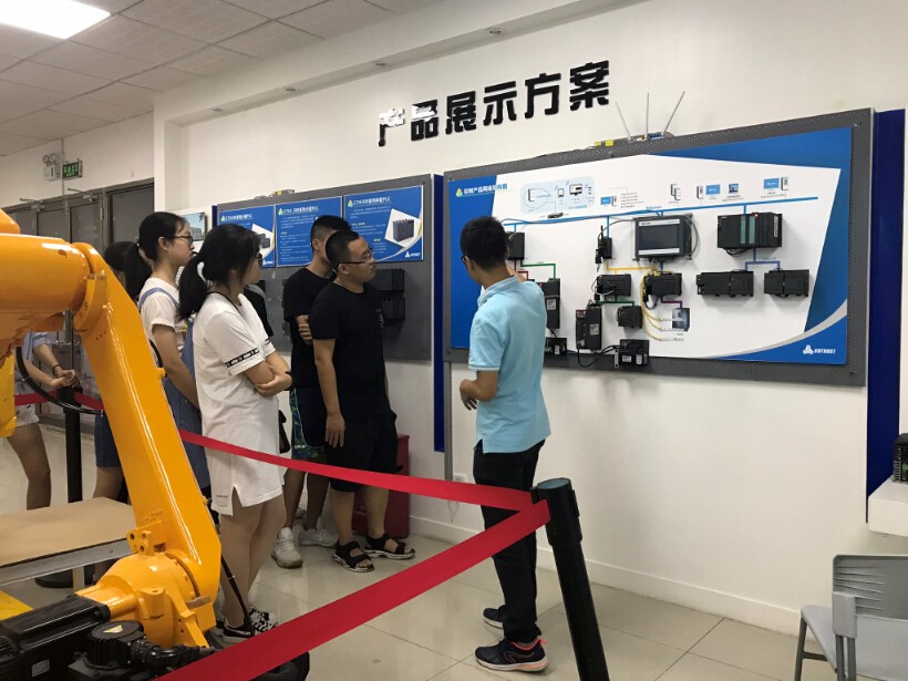 J9直营集团展厅3.jpg